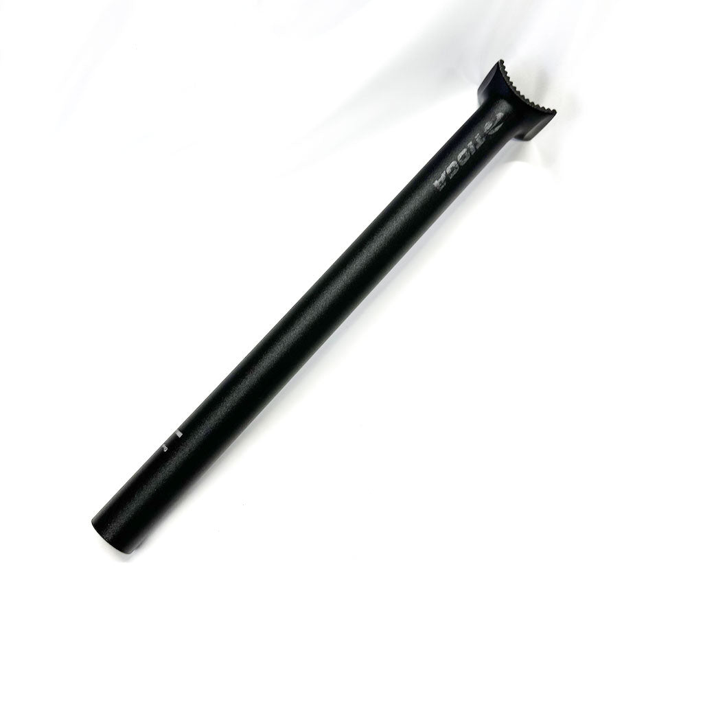 TIOGA T-BONE PIVOTAL SEAT POST Φ25.4 X 320MM -BLACK-