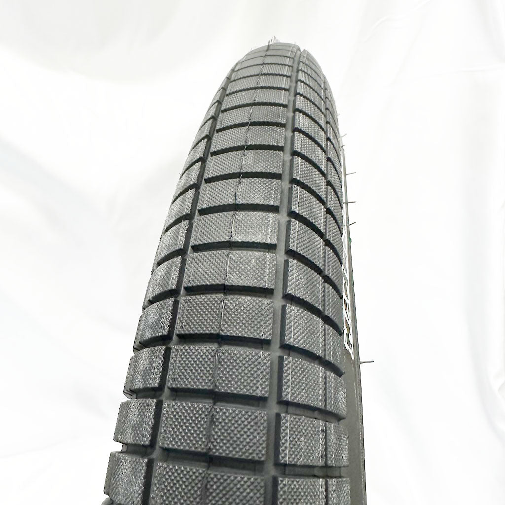 DEMOLITION HAMMERHEAD TIRES 110PSI (Trail Tread) 20x2.25, 20x2.40 BLK